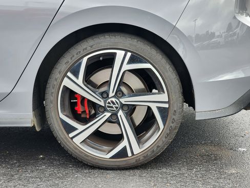 Used 2024 Volkswagen GTI SE w/ SE Leather Seats Package image 9