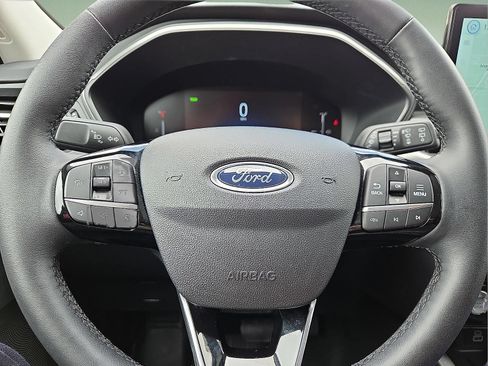 Certified 2025 Ford Escape SE FWD image 24