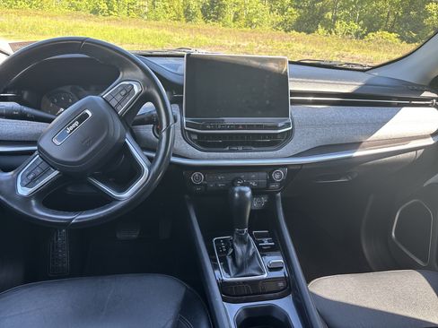 Used 2022 Jeep Compass Latitude AWD/4WD image 18