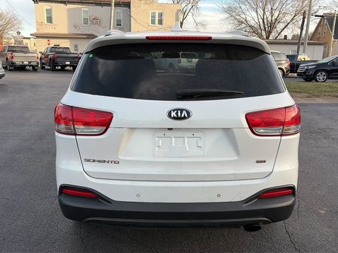Used 2017 Kia Sorento LX w/ LX Convenience Package image 6