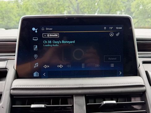 Used 2022 Chevrolet Suburban LT RWD image 14