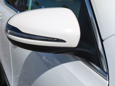 Used 2025 Mercedes-Benz GLB 250 GLB 250 image 12