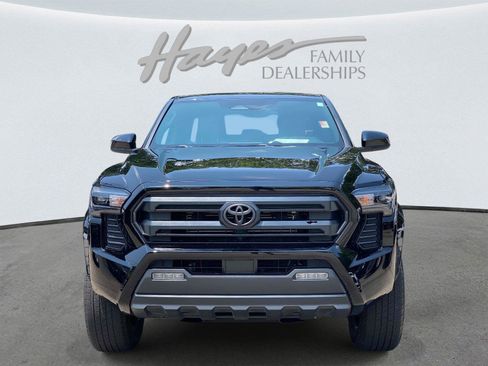 Used 2024 Toyota Tacoma SR5 AWD/4WD image 11