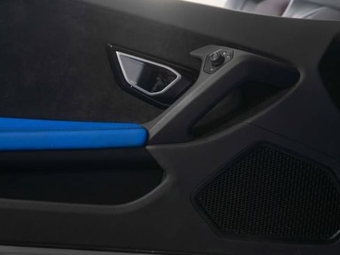 Used 2023 Lamborghini Huracan EVO RWD image 15