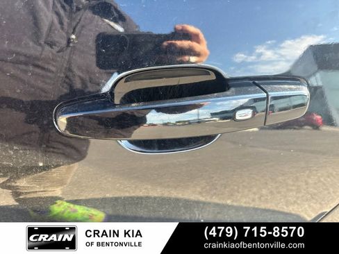Used 2018 Chevrolet Camaro LT RWD image 9