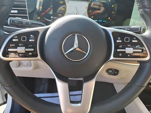 Used 2022 Mercedes-Benz GLS 450 4MATIC image 9