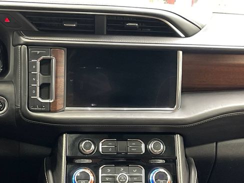 Used 2023 GMC Yukon XL Denali Ultimate AWD/4WD image 19