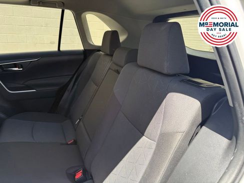 Used 2022 Toyota RAV4 XLE w/ Convenience Package AWD/4WD image 23