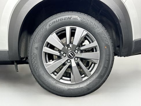 Used 2025 Nissan Pathfinder SV AWD/4WD image 11