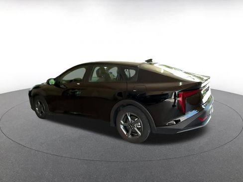 Used 2025 Kia K4 LXS image 10