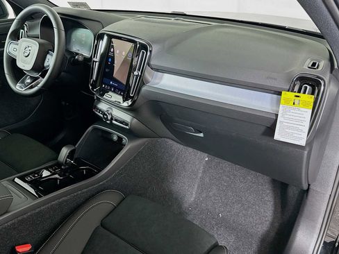 New 2026 Volvo XC40 B5 Ultra w/ Protection Package Premier AWD/4WD image 27