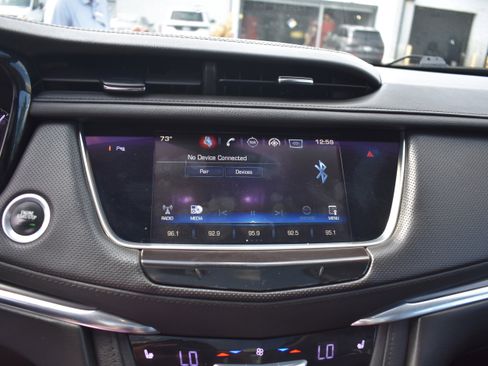 Used 2017 Cadillac XT5 Luxury image 14