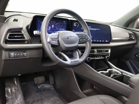 Used 2025 Chevrolet Traverse LT w/ Midnight/Sport Edition image 15