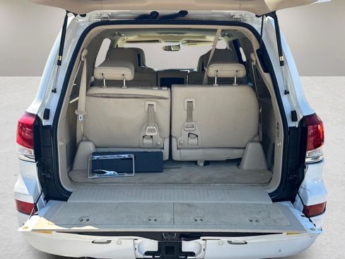 Used 2013 Lexus LX 570 4WD w/ Luxury Pkg image 5