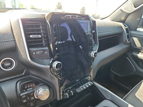 Used 2022 RAM 1500 Laramie AWD/4WD image 12