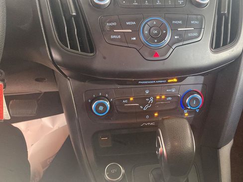 Used 2017 Ford Focus SE FWD image 22