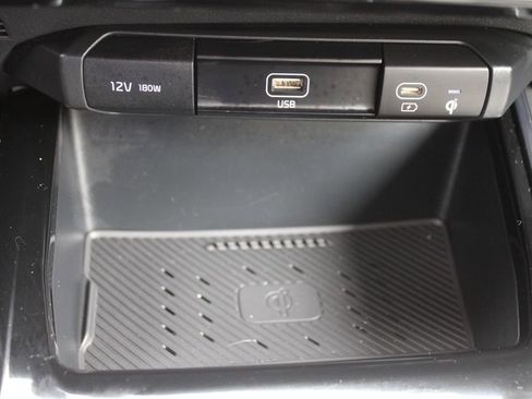 Certified 2024 Kia Niro EX image 41