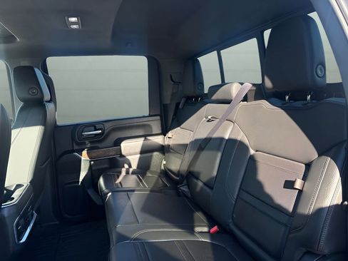 Used 2020 GMC Sierra 2500 Denali w/ Denali Ultimate Package image 16
