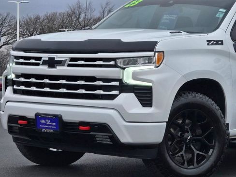 Used 2023 Chevrolet Silverado 1500 RST AWD/4WD image 2