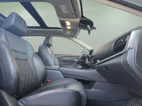 Certified 2023 Nissan Rogue Platinum w/ Platinum Premium Package AWD/4WD image 11