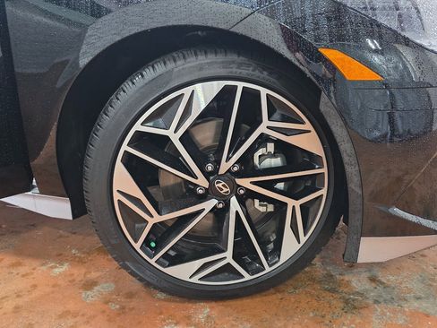 Certified 2025 Hyundai Ioniq 6 SEL image 7