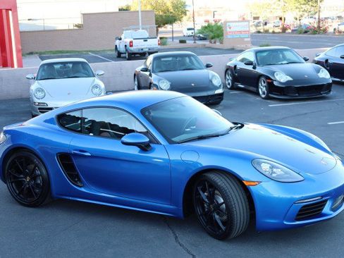 Used 2017 Porsche 718 Cayman image 11