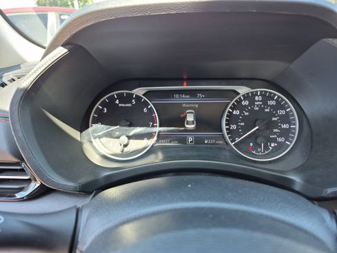 Used 2025 Nissan Sentra SR FWD image 10