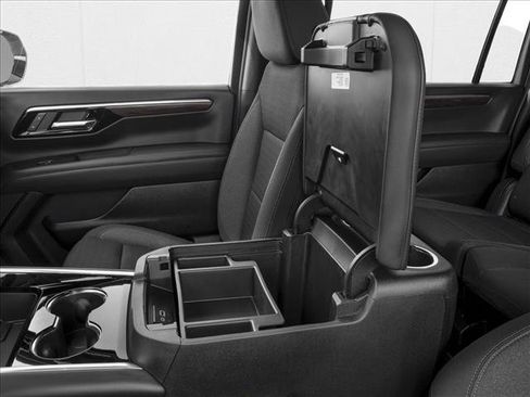 New 2026 Chevrolet Suburban LS image 10