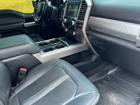 Used 2019 Ford F250 Platinum w/ Platinum Ultimate Package image 15