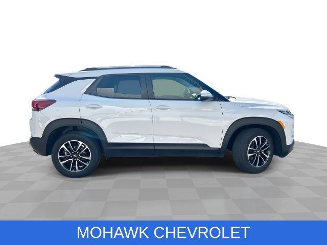 Used 2024 Chevrolet TrailBlazer LT FWD image 9