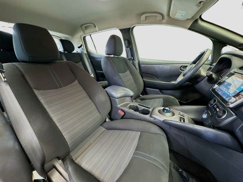 Used 2023 Nissan Leaf S image 17