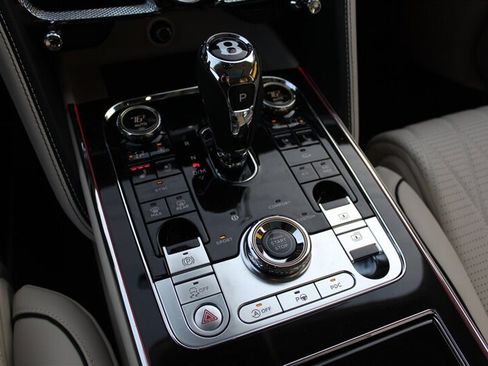 Used 2021 Bentley Flying Spur W12 AWD/4WD image 9