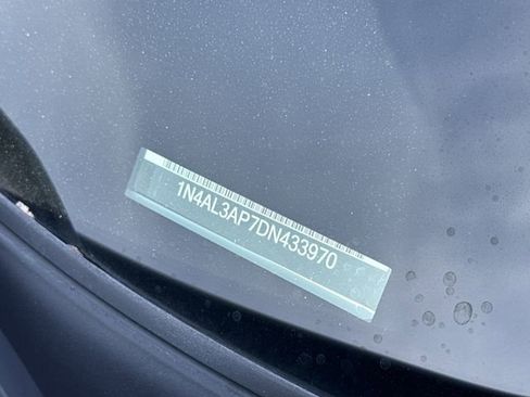 Used 2013 Nissan Altima 2.5 SV image 10