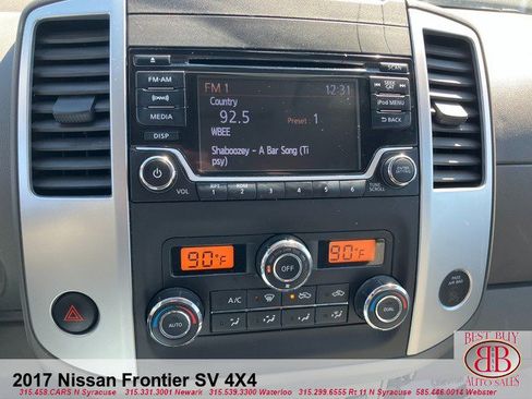 Used 2017 Nissan Frontier SV w/ SV Value Truck Package AWD/4WD image 16
