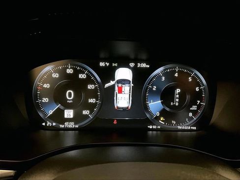 Used 2021 Volvo XC60 T5 Momentum w/ Premium Package AWD/4WD image 19