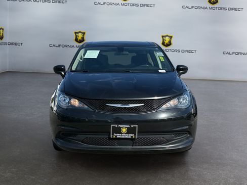 Used 2022 Chrysler Voyager LX FWD image 8
