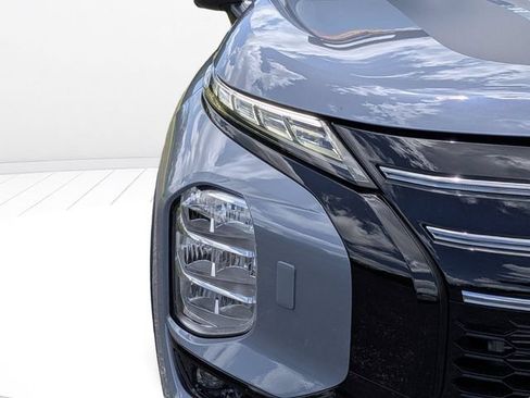 Used 2026 Mitsubishi Outlander AWD image 9