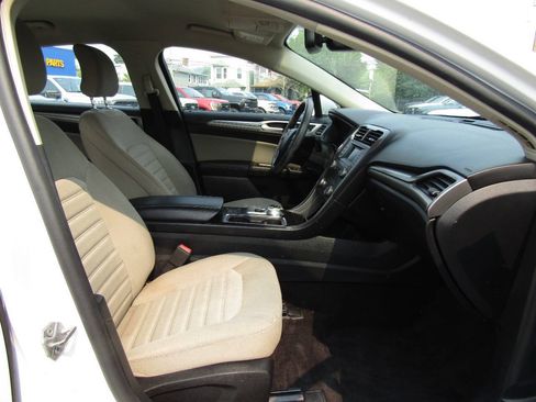 Used 2019 Ford Fusion S FWD image 23