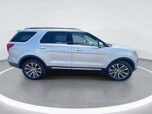 Used 2017 Ford Explorer Platinum AWD/4WD image 5