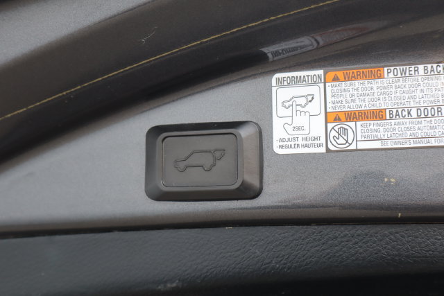 Used 2014 Toyota RAV4 Limited w/ Technology Package AWD/4WD image 31