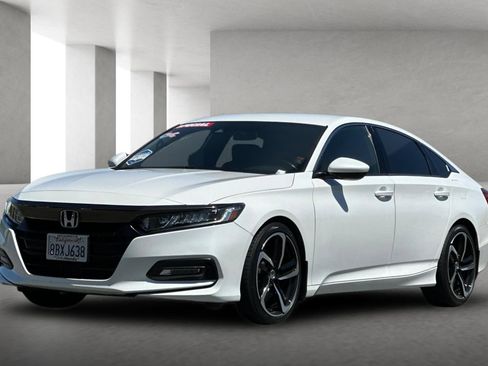 Used 2018 Honda Accord Sport image 8