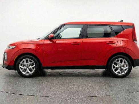 Used 2025 Kia Soul LX w/ LX Technology Package FWD image 5