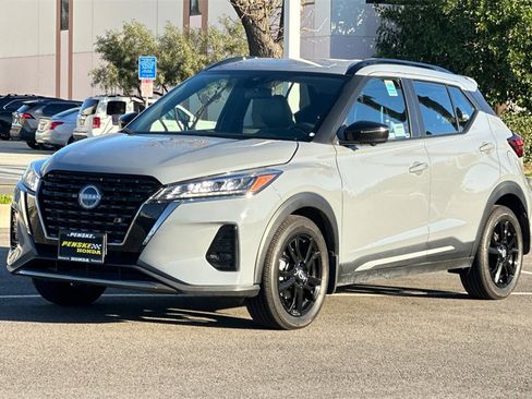 Used 2024 Nissan Kicks SR w/ SR Premium Package image 8