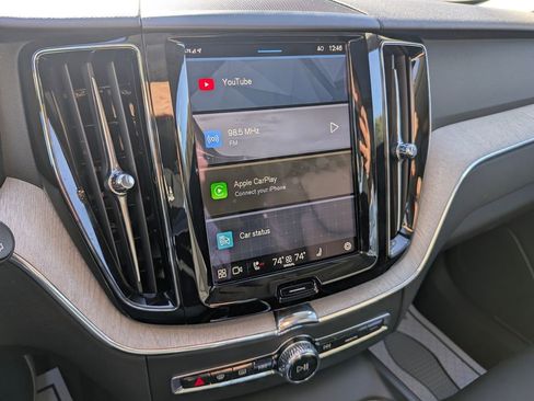 Used 2025 Volvo XC60 B5 Plus image 5