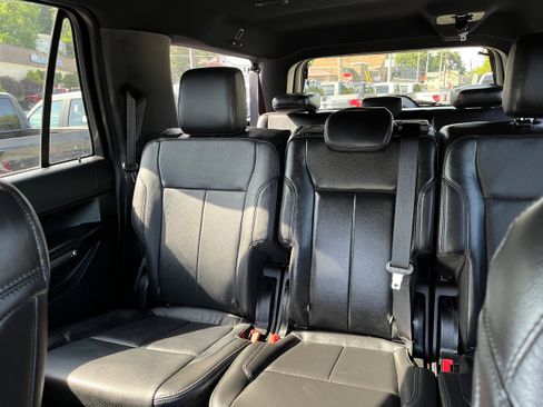 Used 2018 Ford Expedition Max XLT w/ Equipment Group 201A AWD/4WD image 25