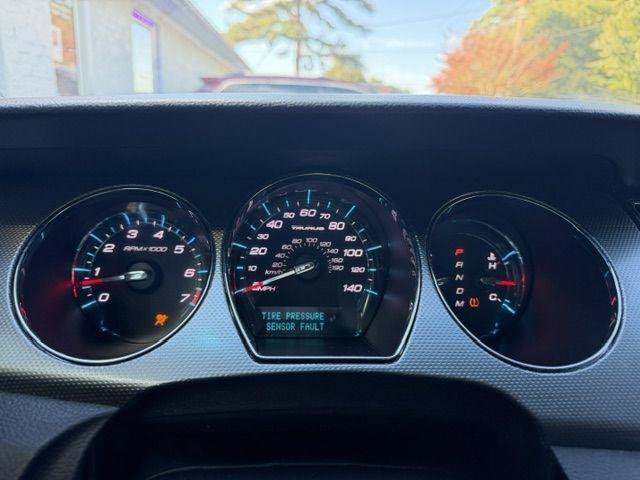 Used 2011 Ford Taurus SEL w/ 201A Rapid Spec Order Code FWD image 17