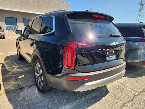 Certified 2022 Kia Telluride S image 3