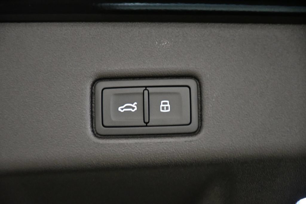 Used 2025 Audi Q5 Prestige AWD/4WD image 54