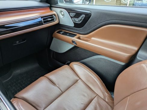 Used 2022 Lincoln Aviator Reserve w/ Equipment Group 201A image 21