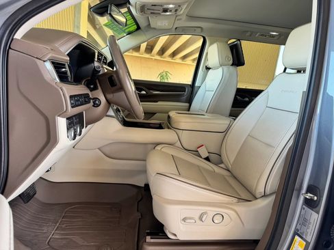 Used 2021 GMC Yukon XL Denali w/ LPO, Illumination Package AWD/4WD image 13